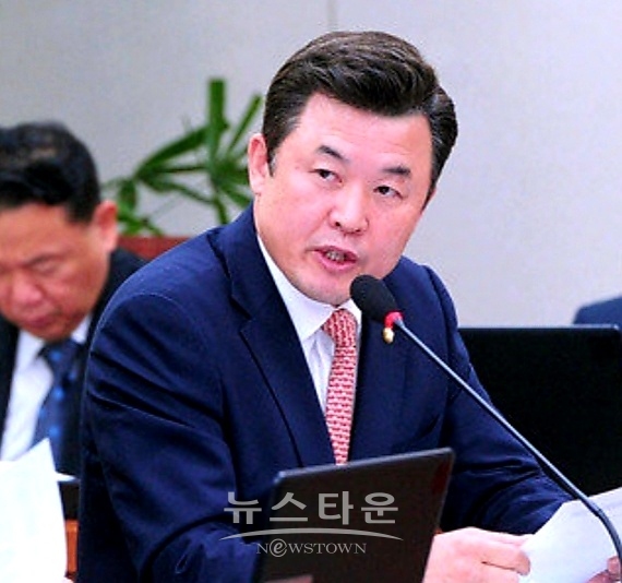 자유한국당 윤영석 국회의원(경남도당 위원장)
