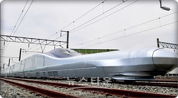 ALFA-X는 중국의 고속 철도 ‘부흥호(復興号)’의 속도를 웃돌 전망이다. 중국 부흥호는 설계상 ALFA-X와 동등한 최고속도를 낼 수 있지만, 상업 운전시 시속은 10km낮은 350km에 그치고 있다는 게 JR동일본 측의 설명이다.