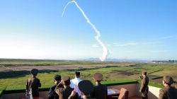 북한의 지대공 미사일 시험 사격.
