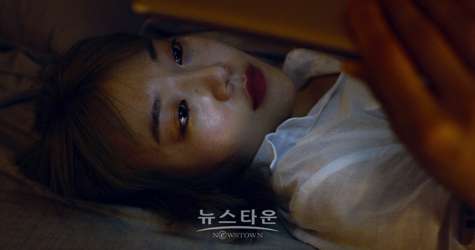 다양한 세대의 ‘여성’을 다룬 “국내경쟁”, K대_oo닮음_93년생.avi Lookalike( ) rl.avi Korea | 2019 | 24'09" | Color | Fiction Director_정혜원 JUNG Hye-won