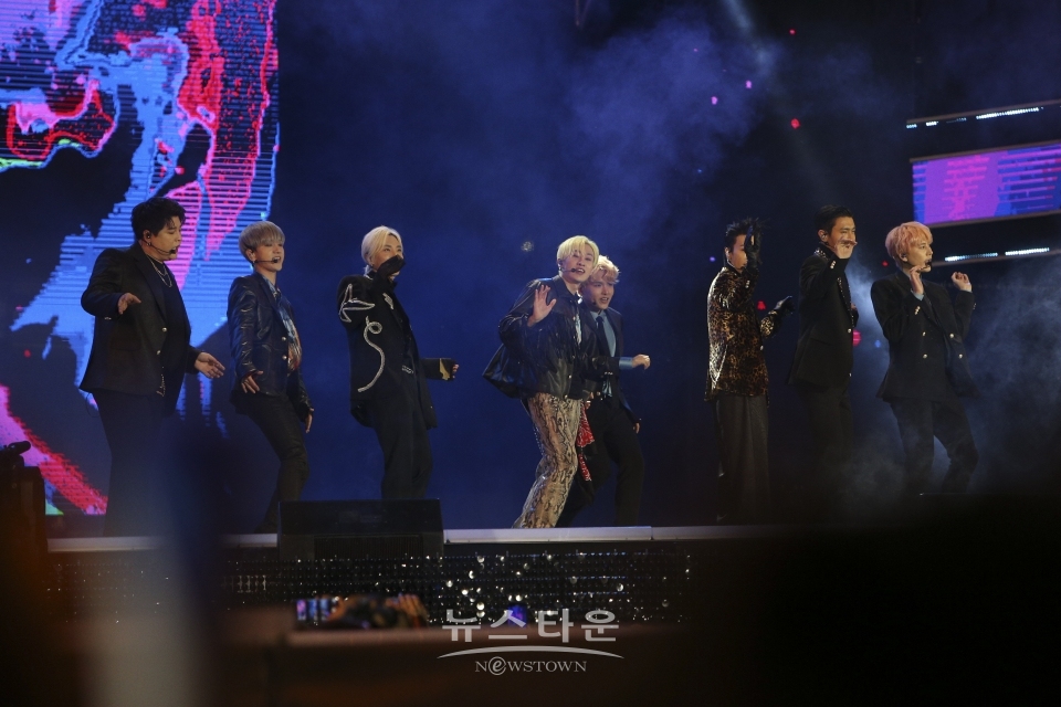 BOF 2019 K-POP 콘서트에서 그룹 슈퍼주니어가 공연을 펼치고 있다.