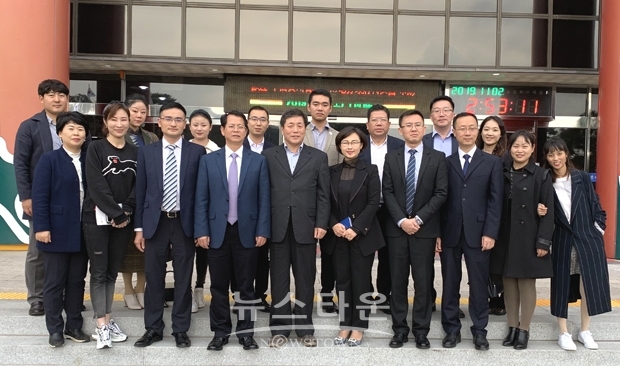 청양군이 지난 11월 2일 중국 쭌이시 상무부시장과 기업인 12명이 청양을 방문한 가운데 고추·구기자·차 산업 및 문화교류를 위해 협력하기로 의견을 모았다.