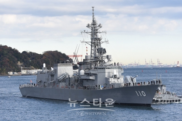 2일 중동으로 출항을 한 일본 해상자위대의 호위함 '다카나미'호 /사진 : 위키피디아