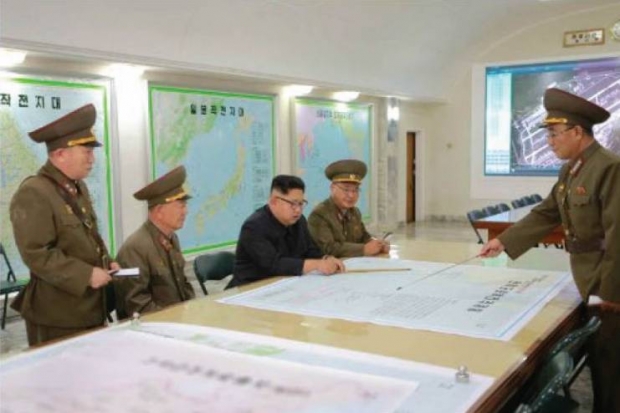 김정은이 지난 2017년 조선인민군 전략군사령부를 방문했다. 노동신문 캡처