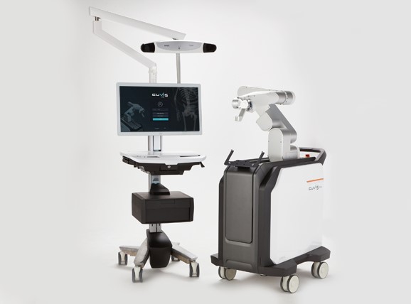 척추수술로봇 ‘큐비스-스파인’ 제품사진