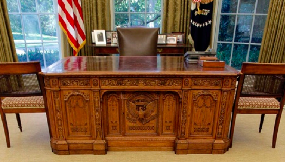 백악관 ‘결단의 데스크(Resolute Desk)’.