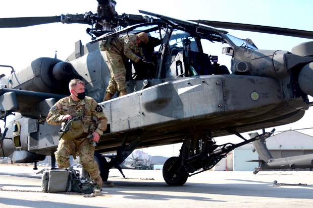 주한 미군의 신형 아파치 헬기 AH-64E V6. 미 제2항공전투여단 페이스북 사진