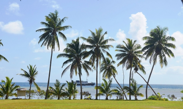 섬과 섬 사이를 오가는 선박, 피지 동쪽 / 사진 : 우키피디아