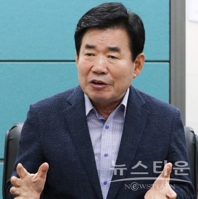 제21대 후반기 국회의장에뽑힌 5선의 김진표 의원