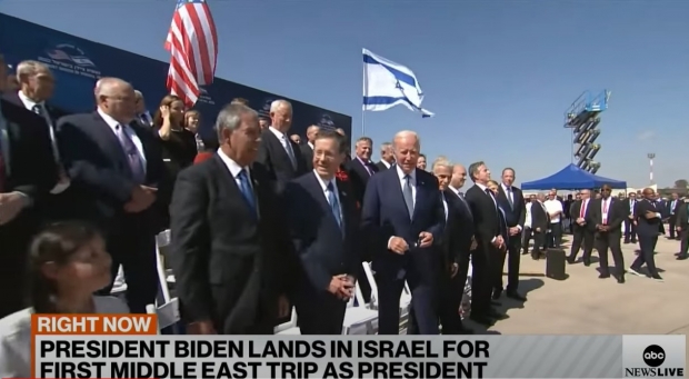 바이든 대통령은 이스라엘에서 사우디까지 직접 공로로 향할 전망이어서, 양국의 싹트고 있는 관계의 작은 상징이 될 것으로 보인다. / 사진 : 미 ABC 방송 뉴스 비디오 캡처