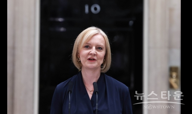 리즈 트러스-Liz Truss-신임 영국 총리, 총리관저가 있는 런던 다우닝가 10번지 / 사진 : 위키피디아