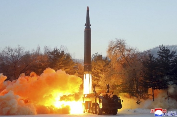 북한은 2022년 들어 탄도미사일을 17차례, 순항미사일 2차례 발사한 것이 한국군에 포착됐고, 윤석열 정부 들어서는 미사일 발사로만 5번째이다. / 사진 : 유튜브 캡처