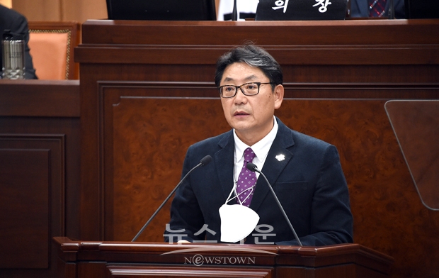 홍태용 김해시장이 지난 11월 21일 열린 제250회 김해시의회 제2차 정례회 시정연설을 통해 내년도 시정 운영 방향을 밝혔다.
