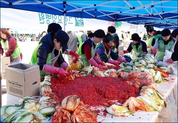 그린요양병원 김치봉사2