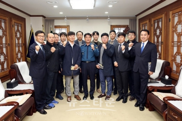 충남지방경찰청이 지난 11월 9일 2018년 제3차 베스트 수사팀으로 선발된 수사팀 및 표창대상자에게 표창‧수사지원비 등을 수여하는 행사를 가졌다.