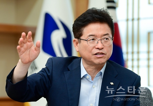 이철우 도지사 인터뷰 사진