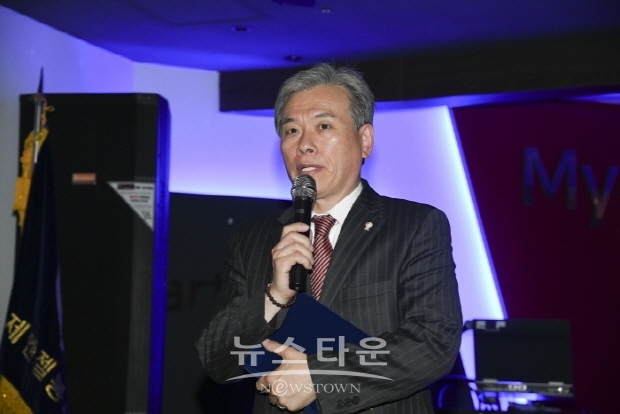 윤재환 회장(오션스타리조트) “인물봉사대상” 수상(김한정 기자)
