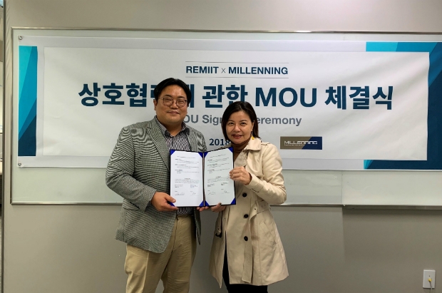 REMIIT(레밋) 안찬수 대표(왼쪽)와 싱가포르 해외송금업체 Millenning(밀레닝) 코코추(coco choo) 대표