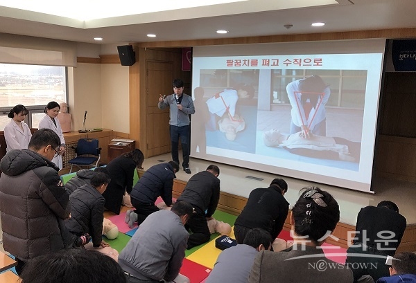 구미시, AED 의무설치기관에 심폐소생술 교육 실시