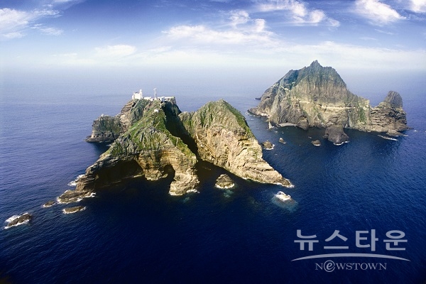한국관광의 별 선정 참고사진(하늘에서본독도 풍광)
