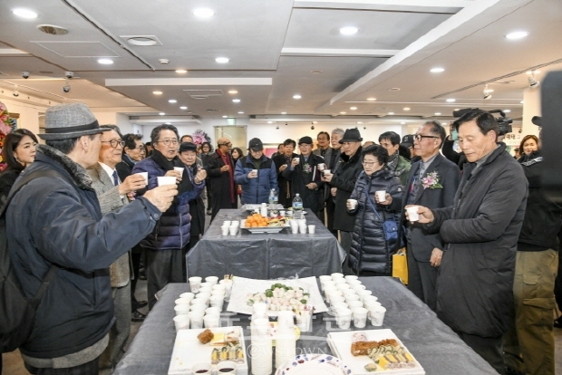 울림 최예태 회화 60주년 기념선집 그 예술의 발자취 출판기념초대전