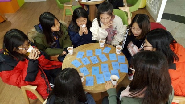 2019 학생 주도성 프로젝트 활동 활성화 지원(사진 2 - 또래상담 모습)