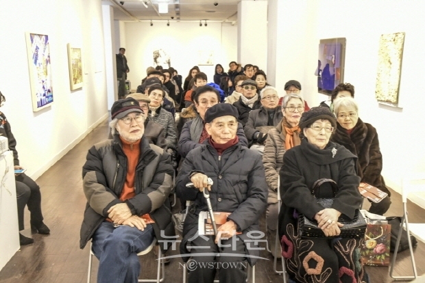 미술세계 기획 '중심의 이동3 불씨 번지다’