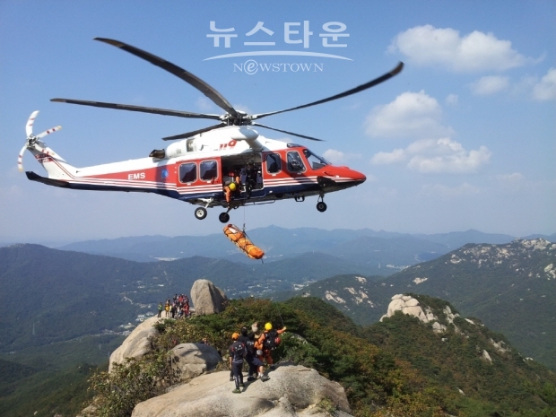 자료사진－헬기를 이용한 산악구조