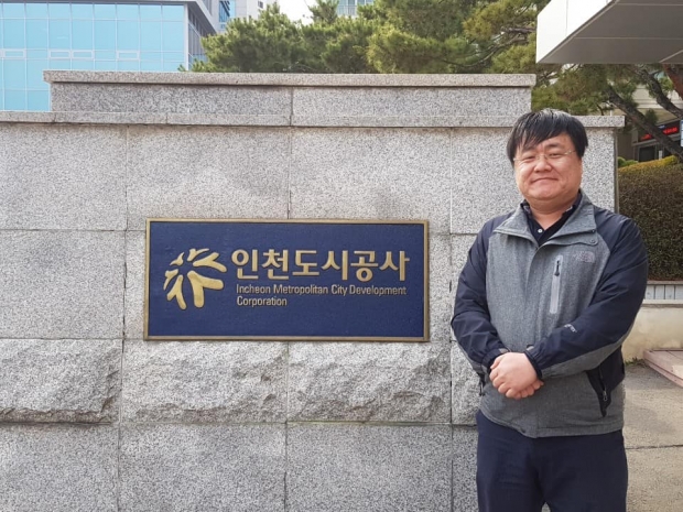 인천도시공사 용현동 마을활동가로 활동하고 있는 권현우 씨