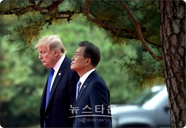 폭스 뉴스는 “이번 하노이 회담 결렬로, 미국과 북한 사이의 중재자 역할을 했던 문재인 대통령은 북한을 더욱 더 포용하고, 핵 외교를 증진시킬 방법에 대해 매우 어려운 입장에 처하게 됐다”고 전했다. .