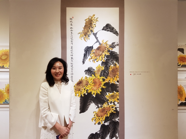 ‘인천을 향한 한결같은 마음으로’ 기부전시회를 개최한 봄날 이상연 문인화가
