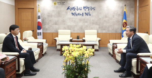 송한준 의장, 박종택 수원가정법원장 접견