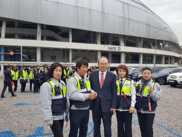 가운데 김광열 용인시자율방범연합대장