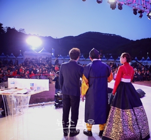 관광객 35만 명, 장신애아나운서 ‘대가야축제 패션쇼’ MC와 연출 맡아(김한정 기자)