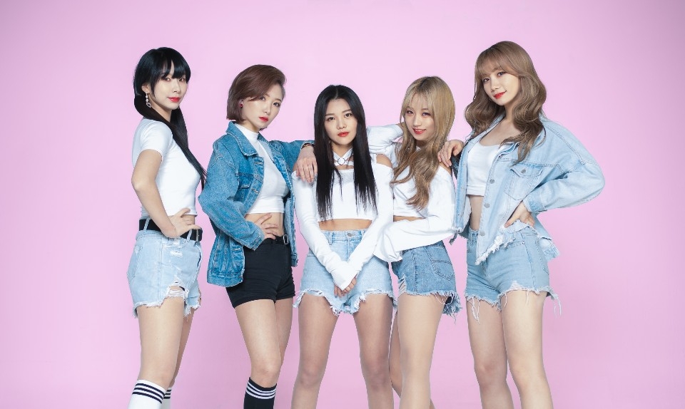 5인조 걸그룹 '아이 러브 (ILUV)'