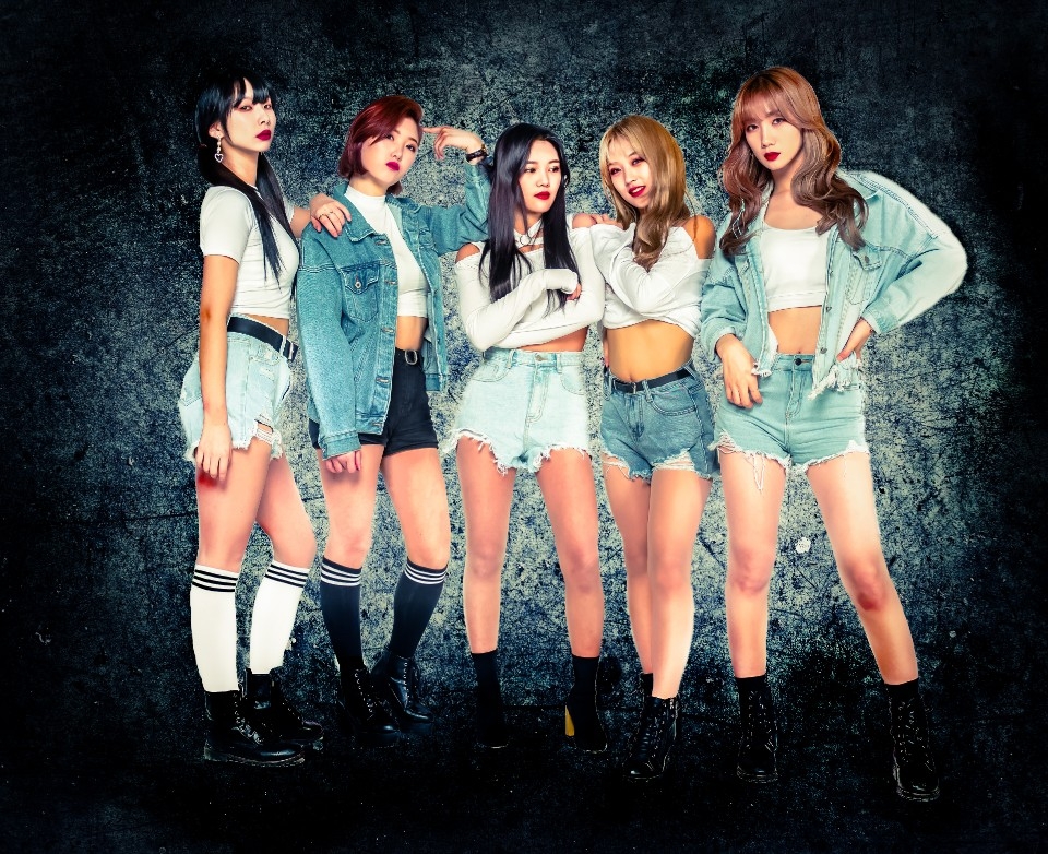 5인조 걸그룹 '아이 러브 (ILUV)'