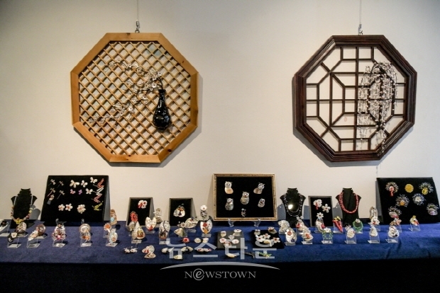 김상실 보석공예 명장전(김한정 기자)