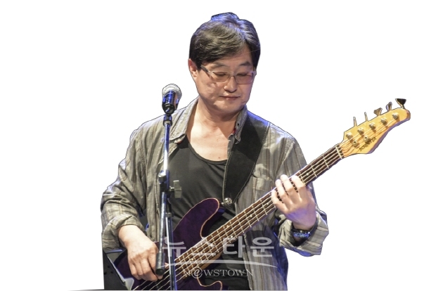 전설의 그룹 사운드 '유영춘과 영사운드' 공연(김한정 기자)