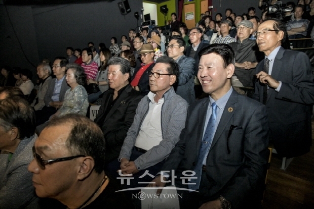 ‘훈이와 슈퍼스타, 오라리오 김훈’ 가수 인사아트홀에서 공연(김한정 기자)