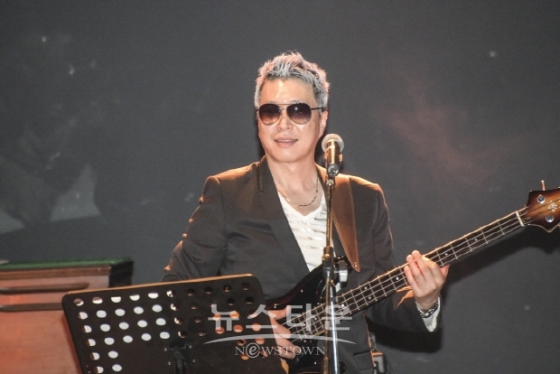 전설의 그룹 사운드 '사랑과 평화' 인사아트프라자 합동공연(김한정 기자)