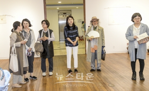 진순이 작가의 조각보 ‘순이의 규방이야기, 소소한 그리움’전(김한정 기자)