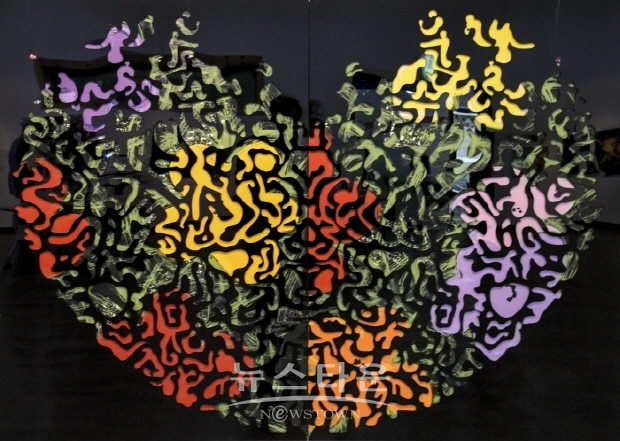 김미영 초대展 ‘반영의 이면-숨겨진 존재를 보다’展(김한정 기자)