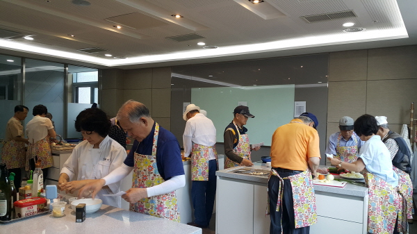 군포시 식식한 요리교실를 운영하고 있다.
