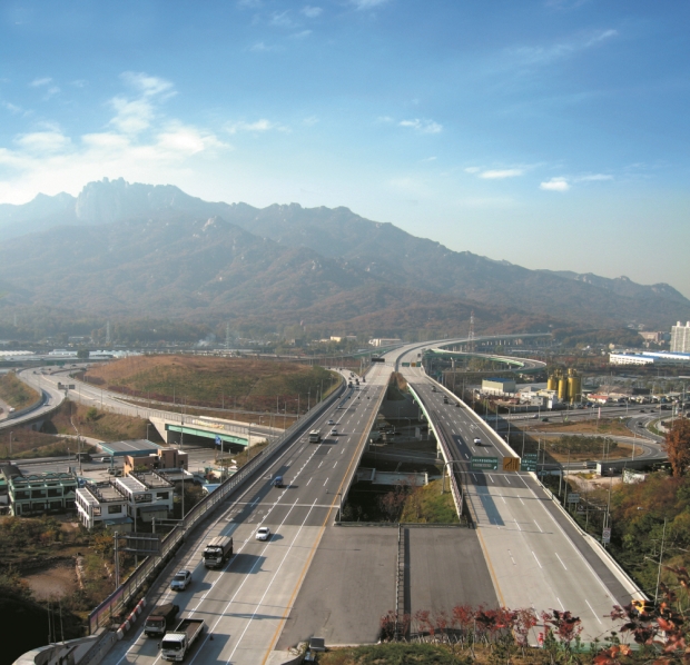자료사진-서울외곽순환고속도로 사패산터널 구간
