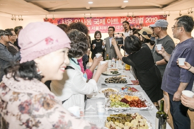 서울 인사동 국제아트페스티벌 2019 “전국 지회장 및 서울 지부장 초대”전(김한정 기자)