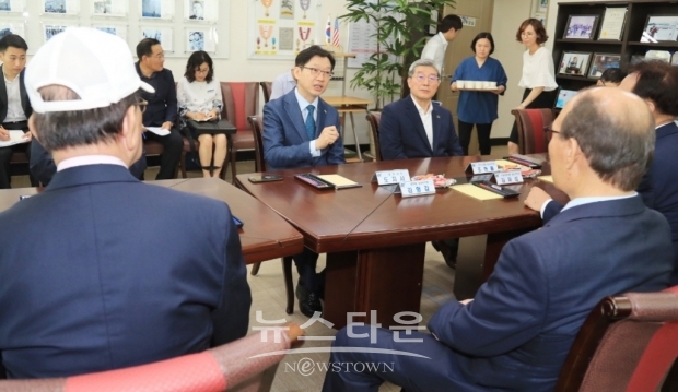 김경수 지사가 9개 보훈단체와 간담회 가져