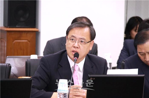 이명수 국회보건복지위원장