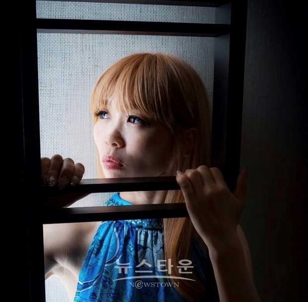 일본 가수 '타에카' 프로필 사진