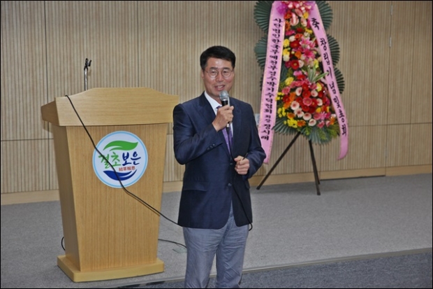 양홍규변호사가 인사말을 하고 있다.