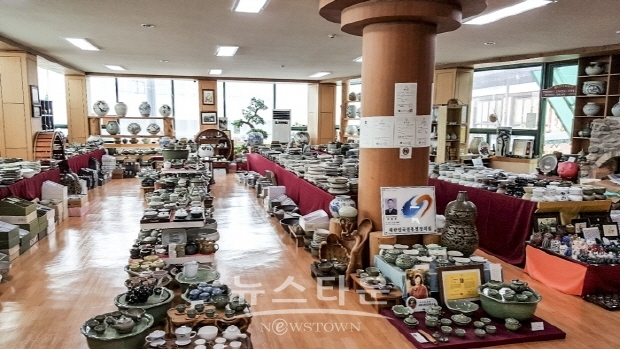 김동흥 전통도자기 명장전